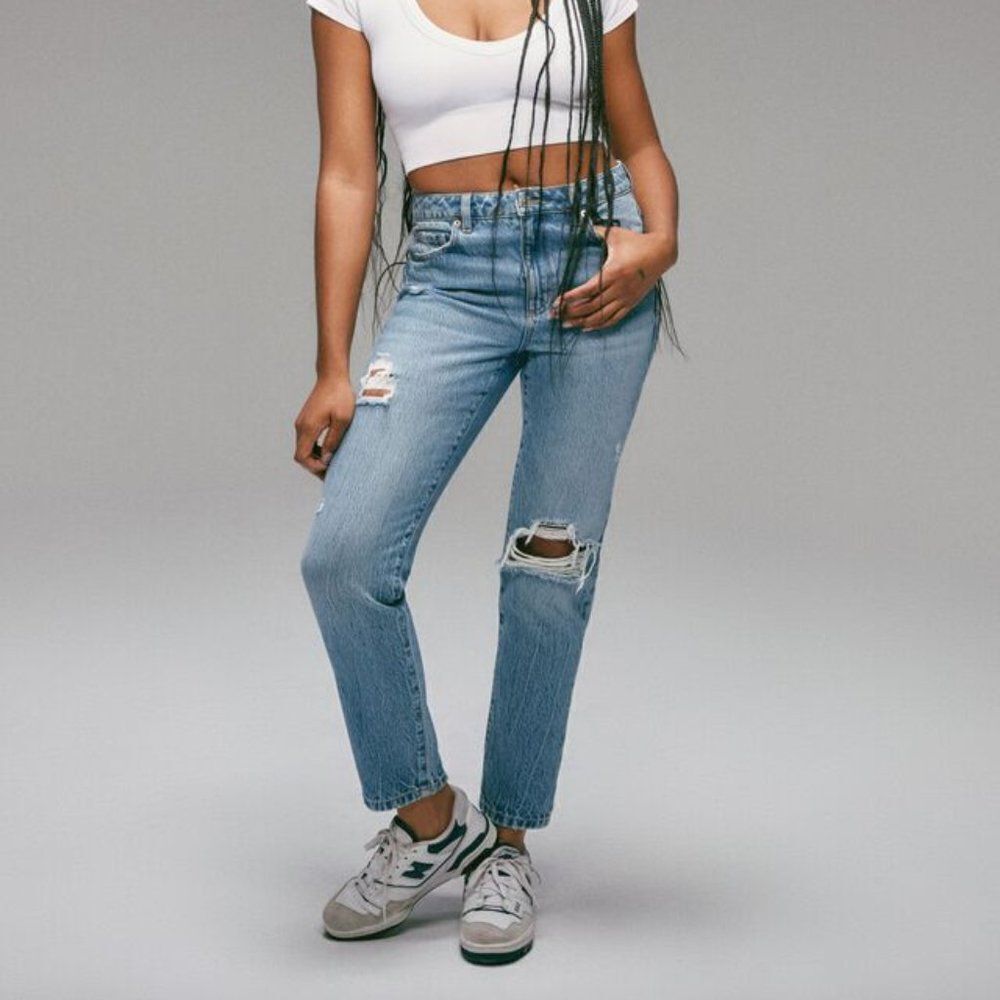 Garage Light Colored Denim Distressed Mom Jeans 26 Juniors Size 3 High Rise